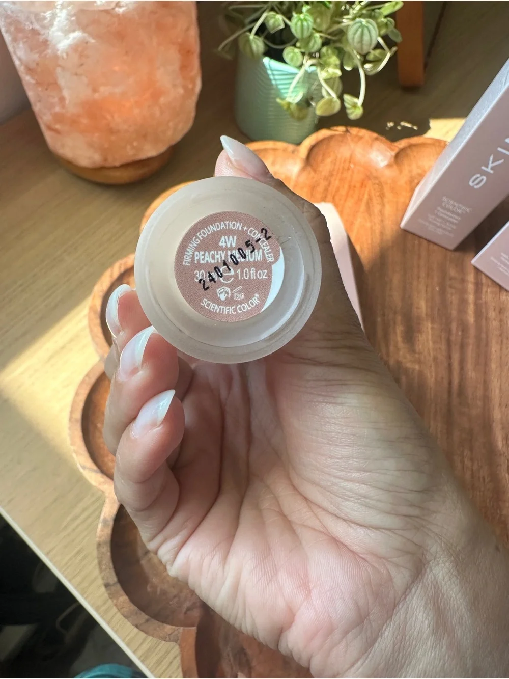 4W SKINN Scientific Color Foundation + Concealer — Peachy Medium
